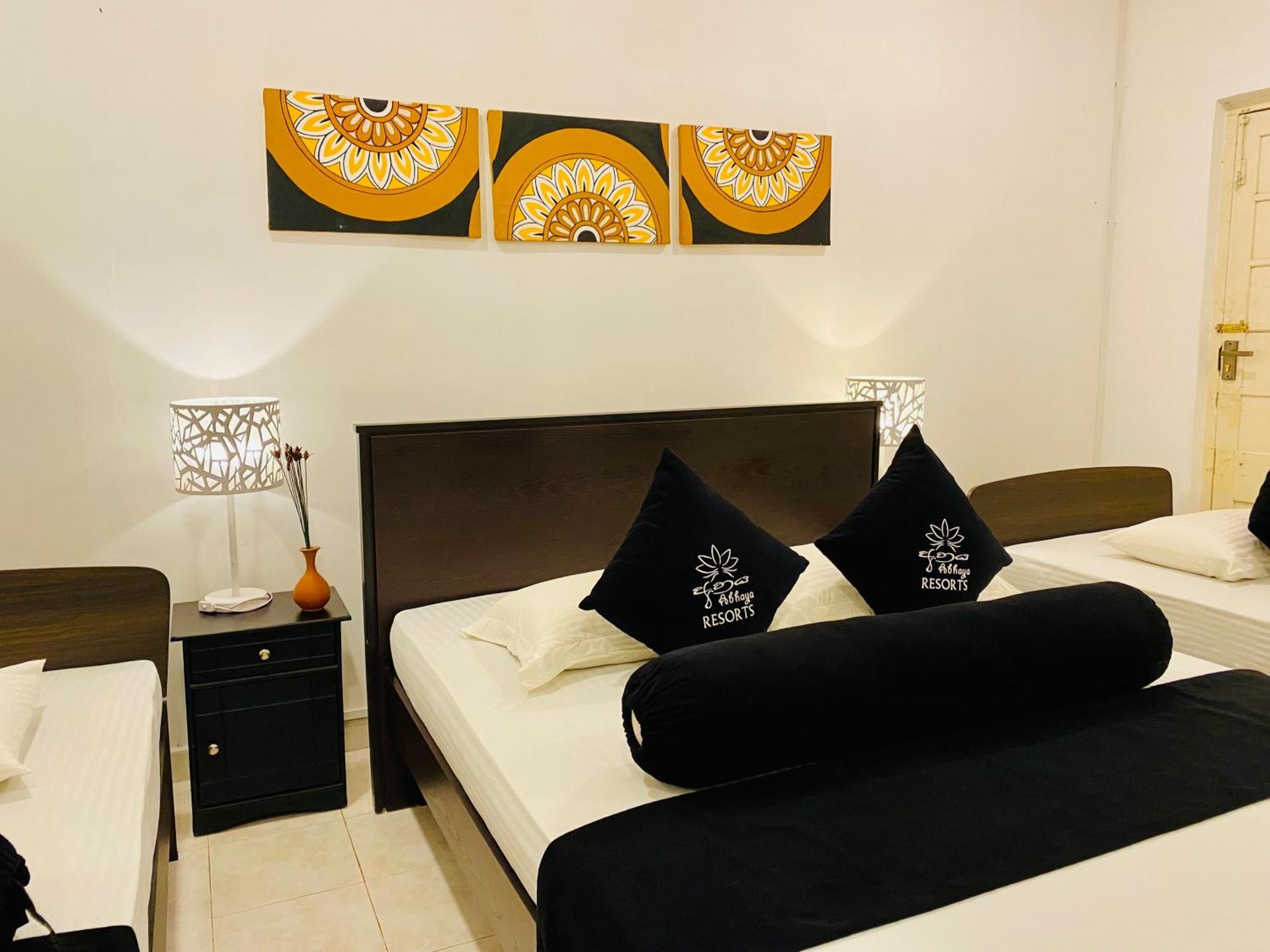 Abhaya Resorts Anuradhapura Exteriör bild