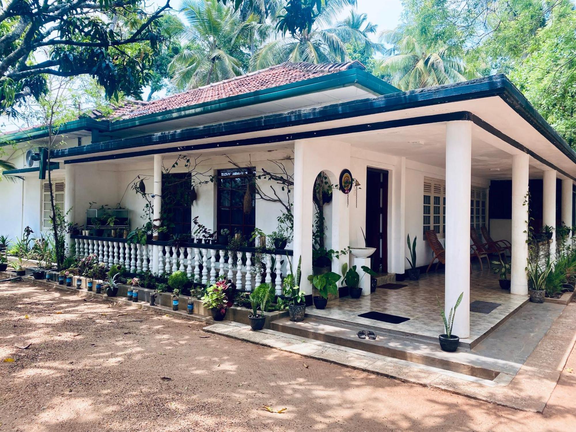 Abhaya Resorts Anuradhapura Exteriör bild